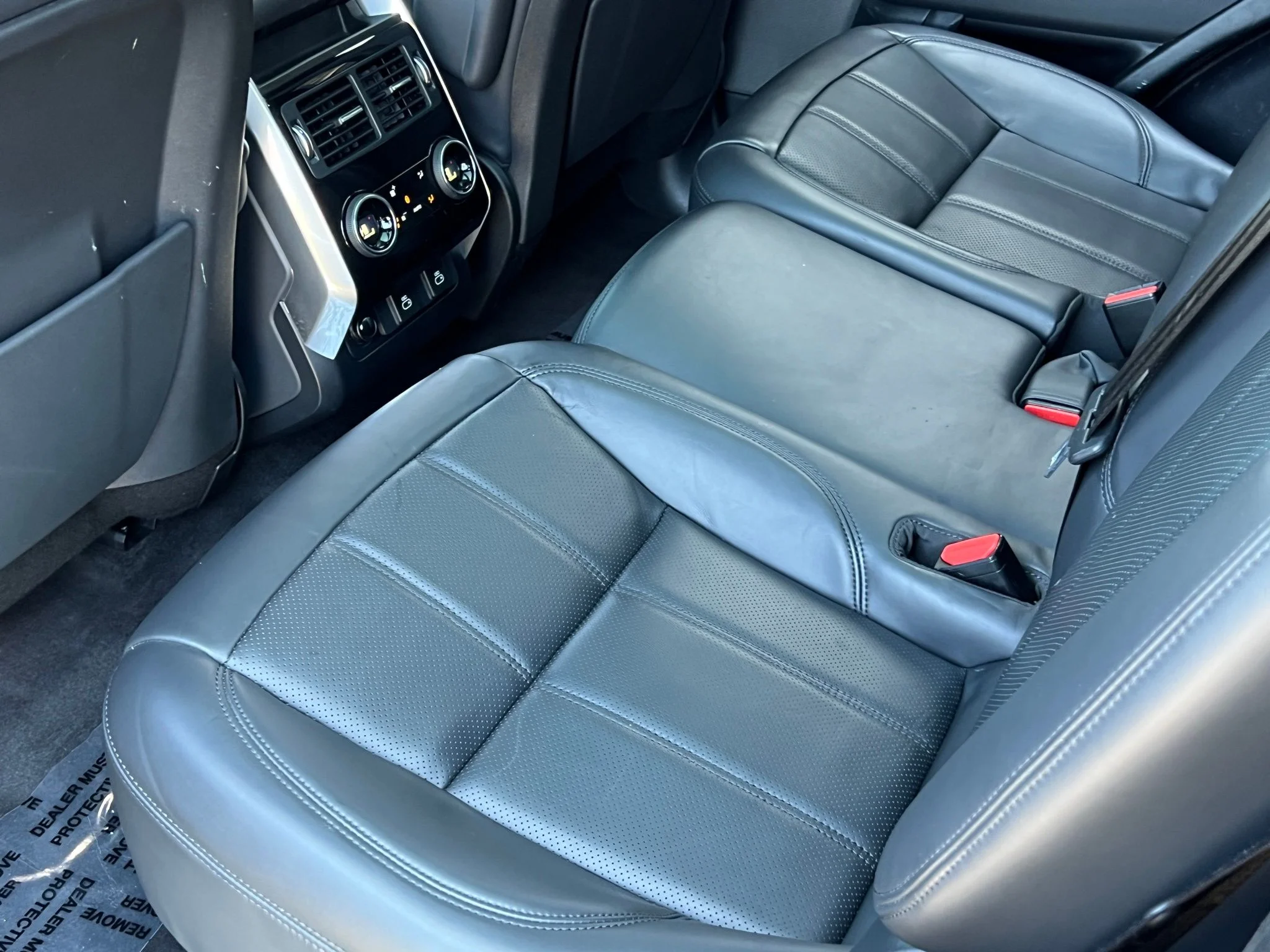 Used 2022 Black Land Rover HSE Silver Edition image 19