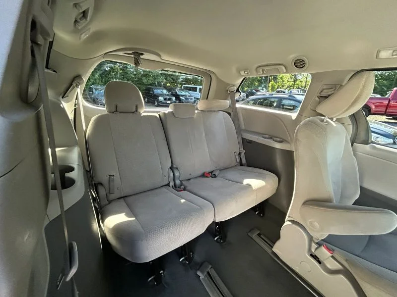Used 2019 Silver Toyota L Minivan 4D image 24