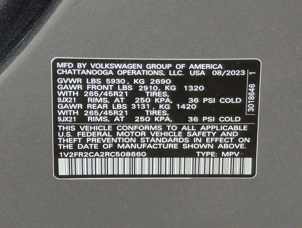Certified Used 2024 Platinum Gray Metallic Volkswagen 2.0T SEL Premium R-Line image 27