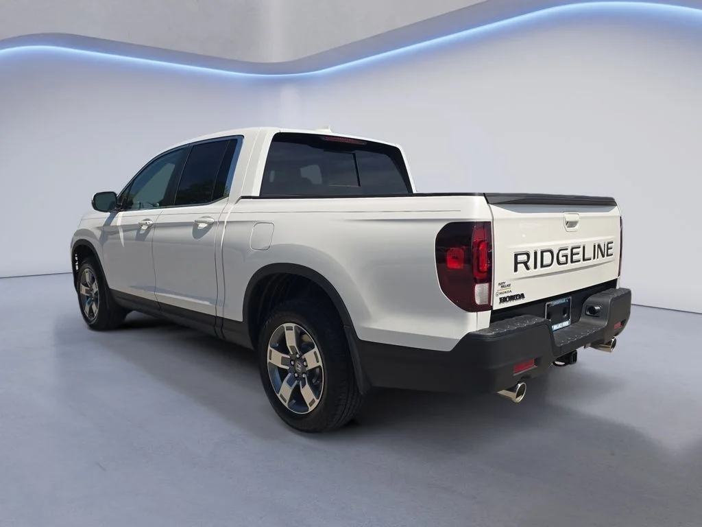 New 2026 Platinum White Pearl Honda RTL image 3