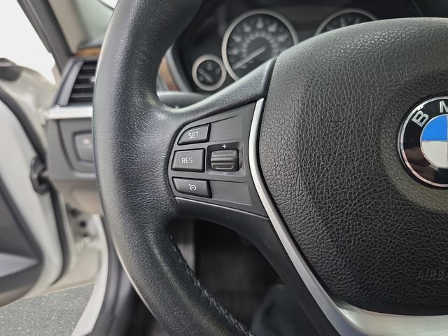 Used 2015 White BMW 328i xDrive image 17
