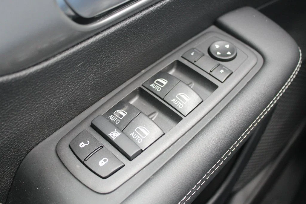 2026 Chrysler Pacifica Select - Photo 20