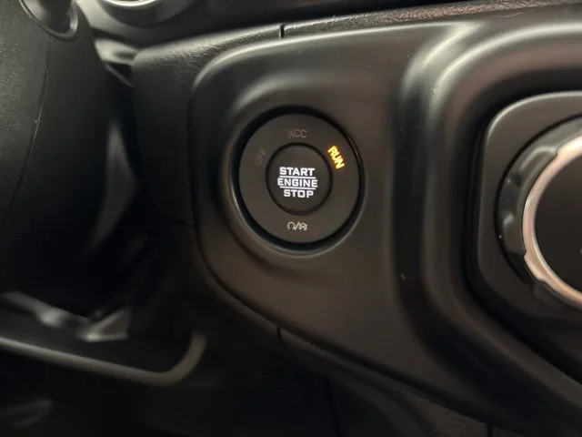 Used 2022 Black Jeep Altitude image 13