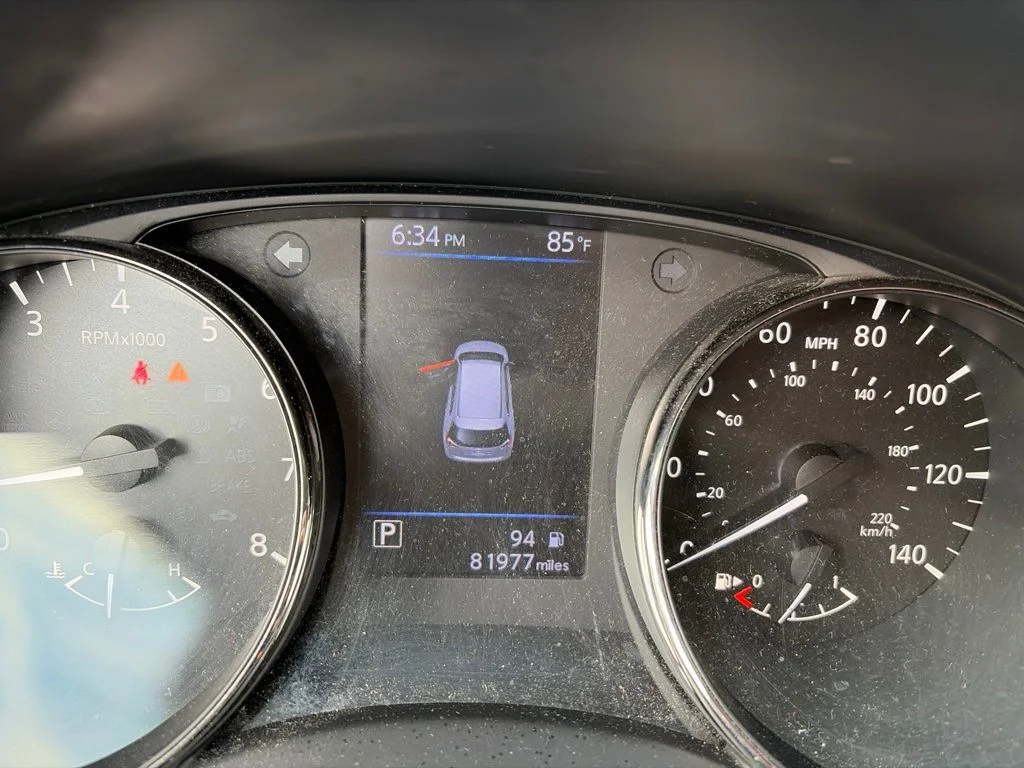 Used 2018 Gray Nissan SL image 7