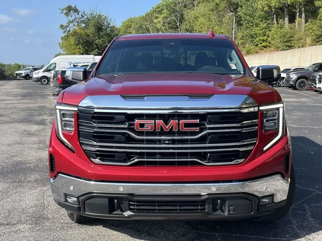 Used 2022 Cayenne Red Tintcoat GMC SLT image 11