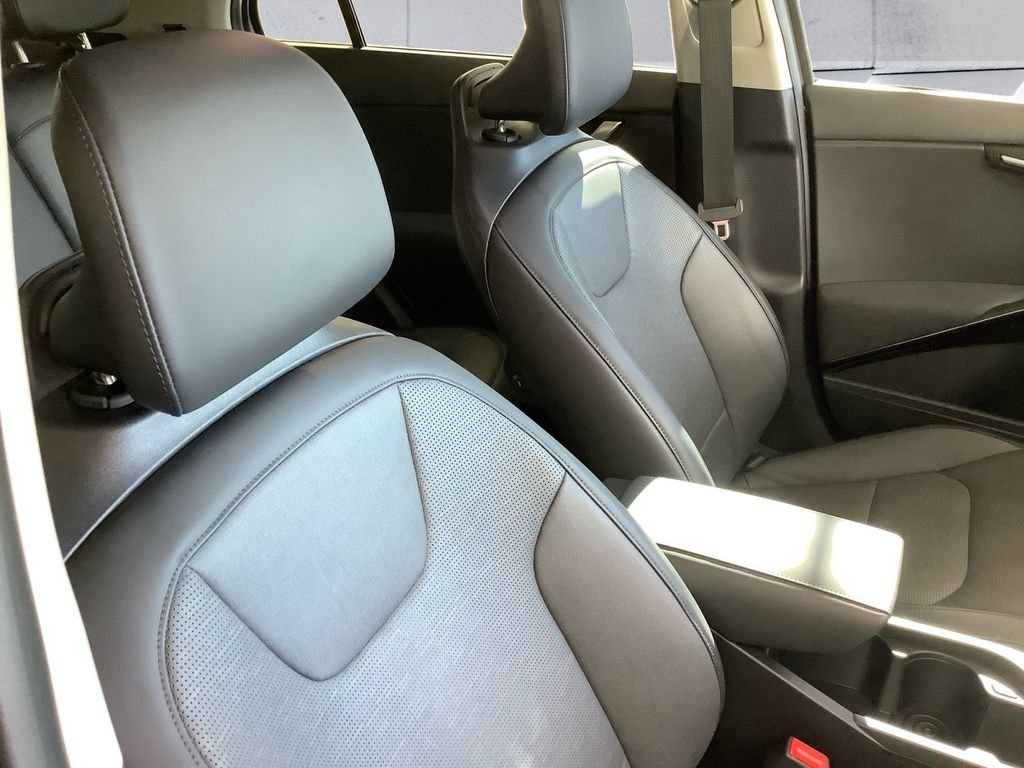 2025 Kia Niro Wave - Photo 14