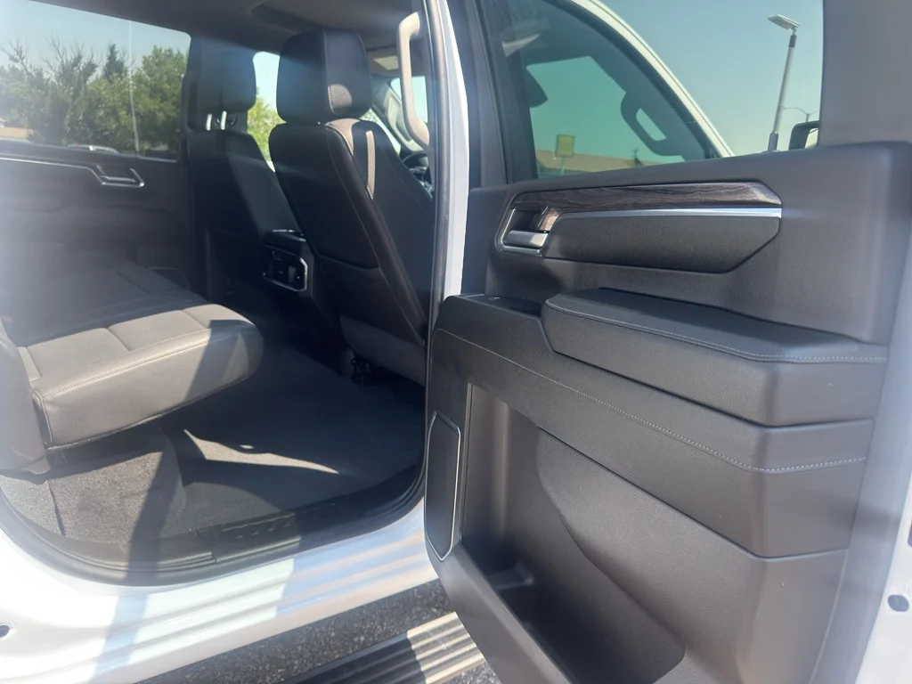 Used 2024 Summit White Chevrolet LTZ image 19
