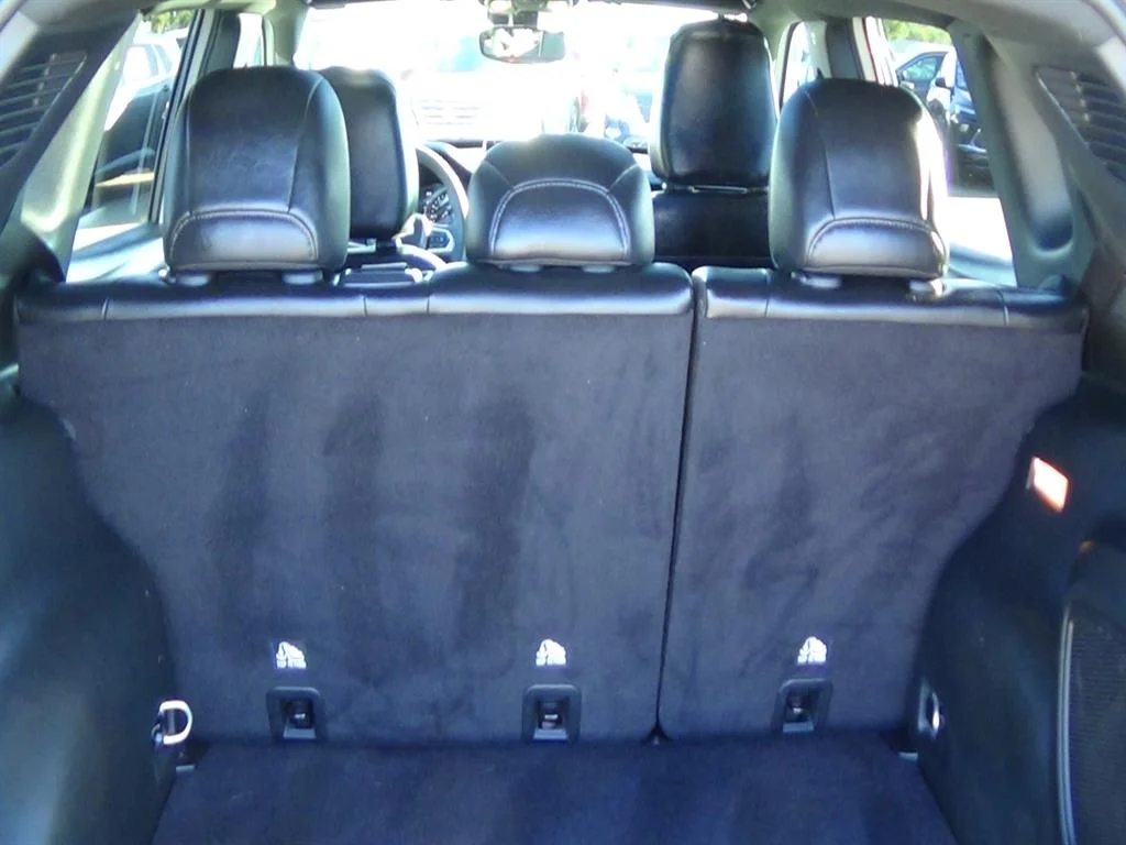 Used 2024 Bright White Clear Coat (pw7) Jeep Trailhawk image 12