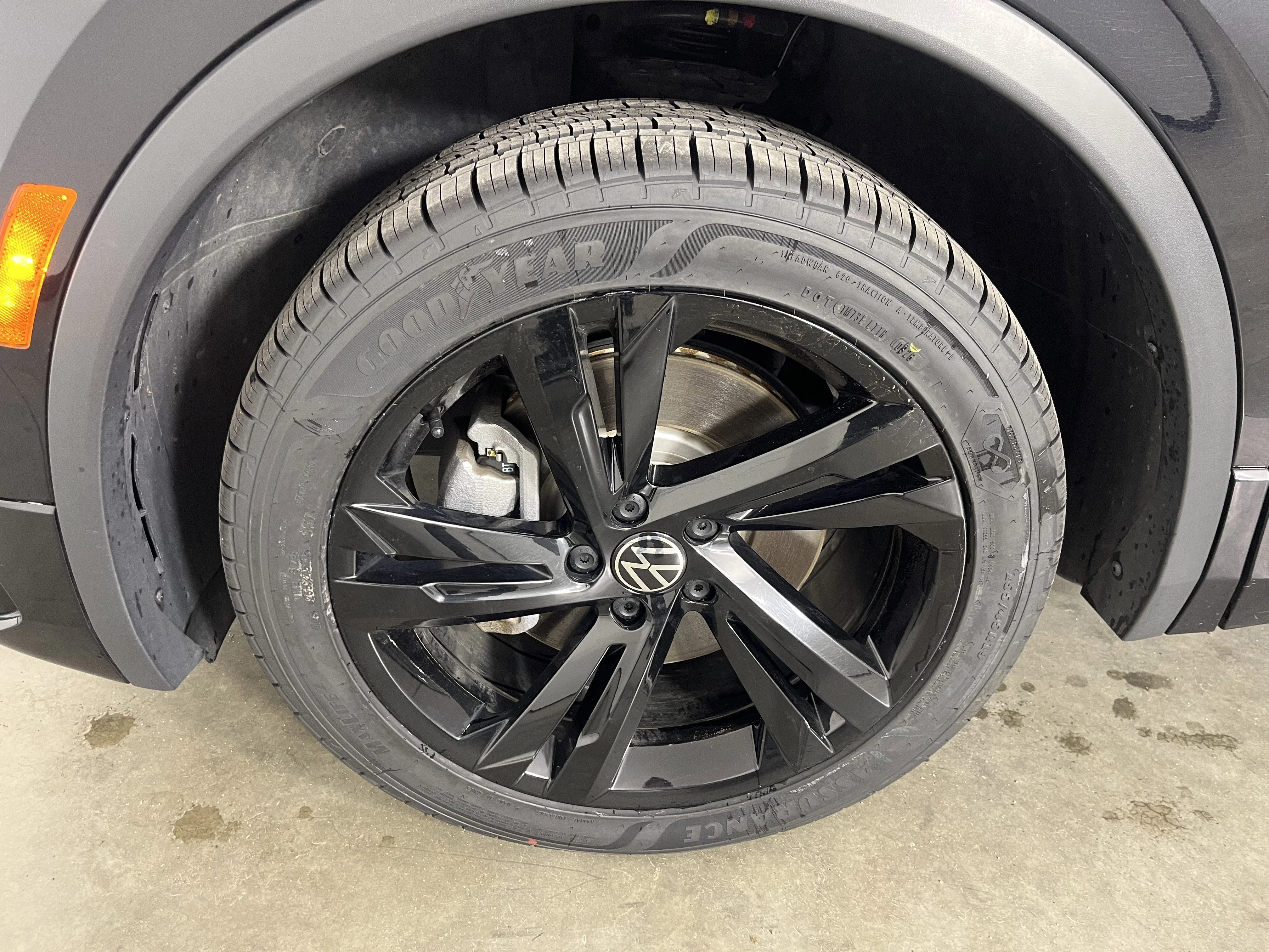 Certified Used 2023 Deep Black Pearl Volkswagen SE R-Line Black image 25