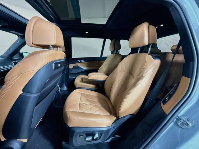 Used 2023 Gray BMW xDrive40i image 24