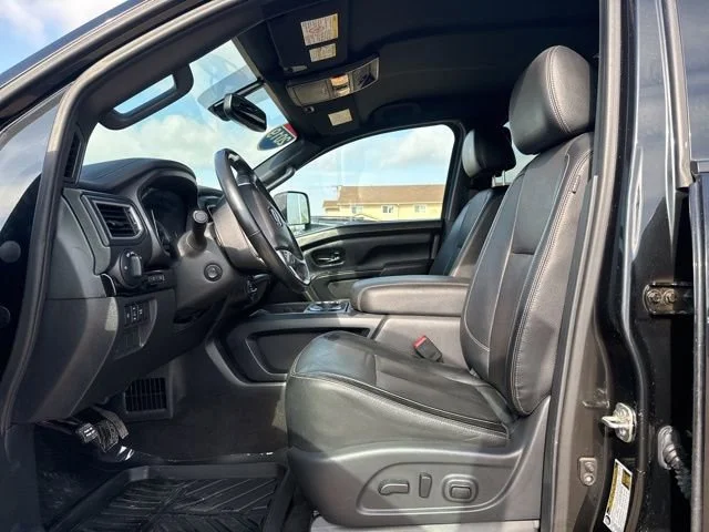 Used 2019 Magnetic Black Nissan SL image 16