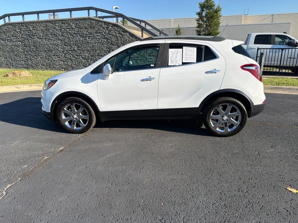 Used 2017 White Buick Essence image 4