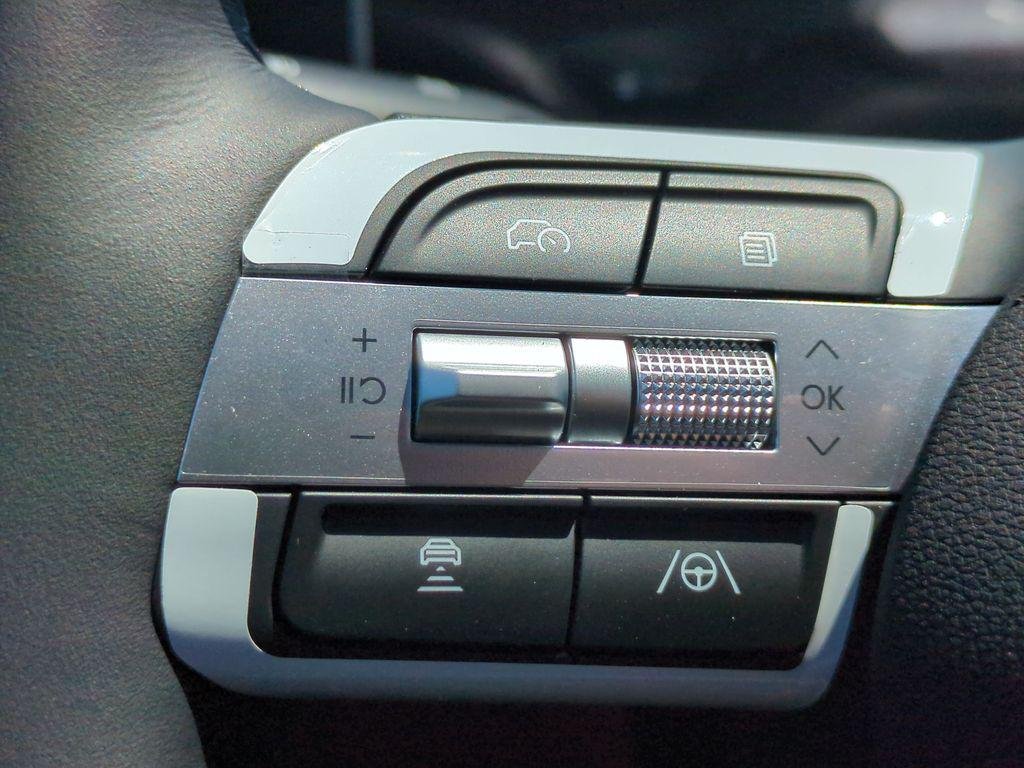 New 2026 Gray Hyundai SEL Premium FWD image 19