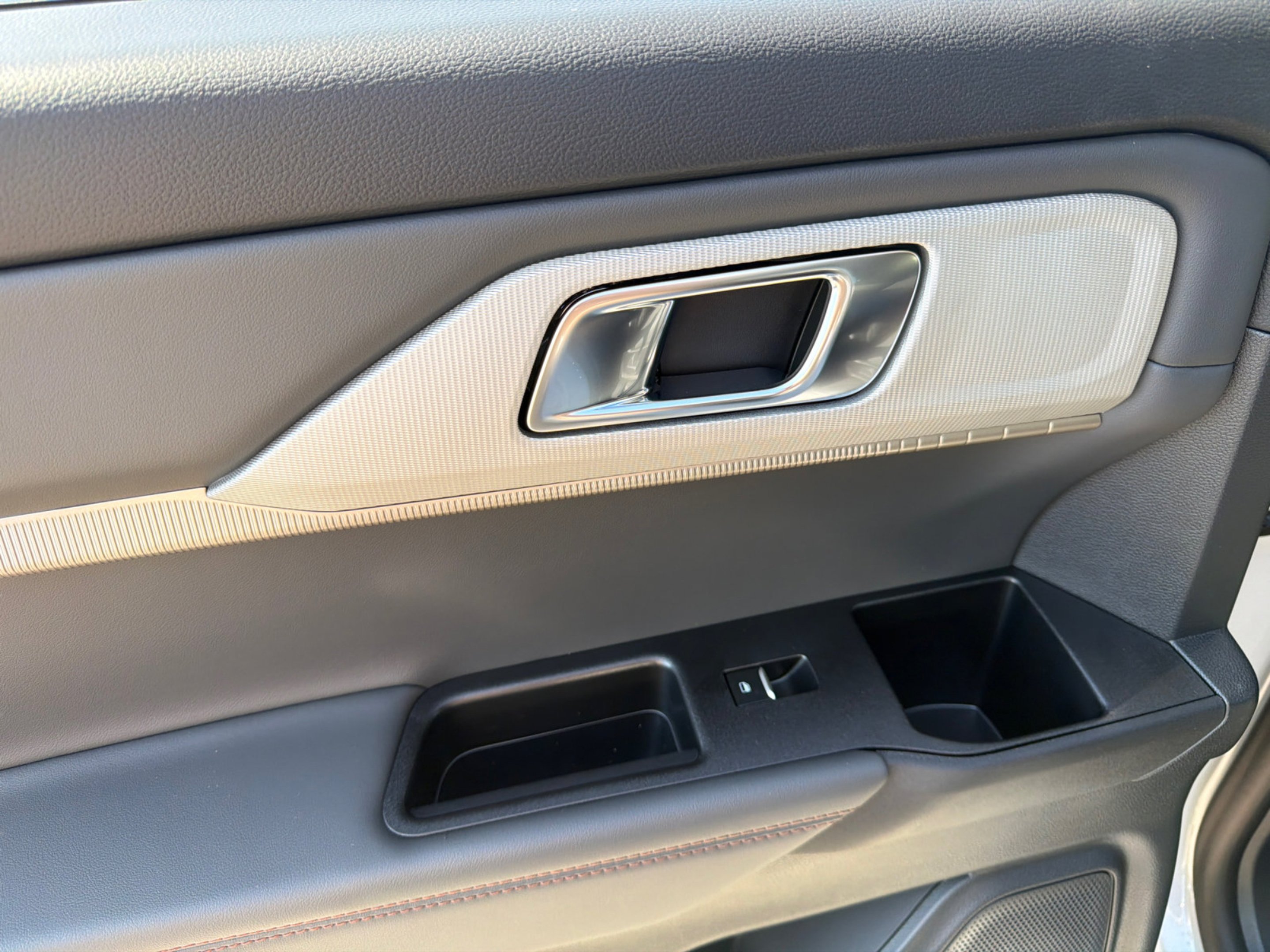New 2026 Space White Metallic Ford Active image 10