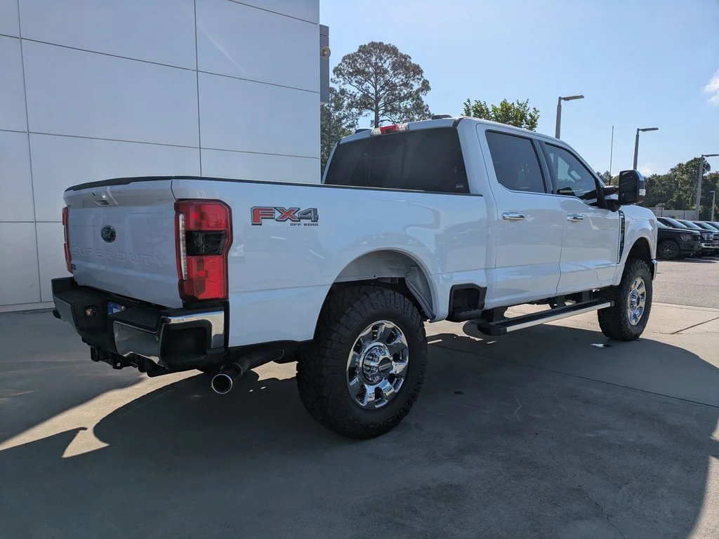 New 2026 Oxford White Ford Lariat image 4