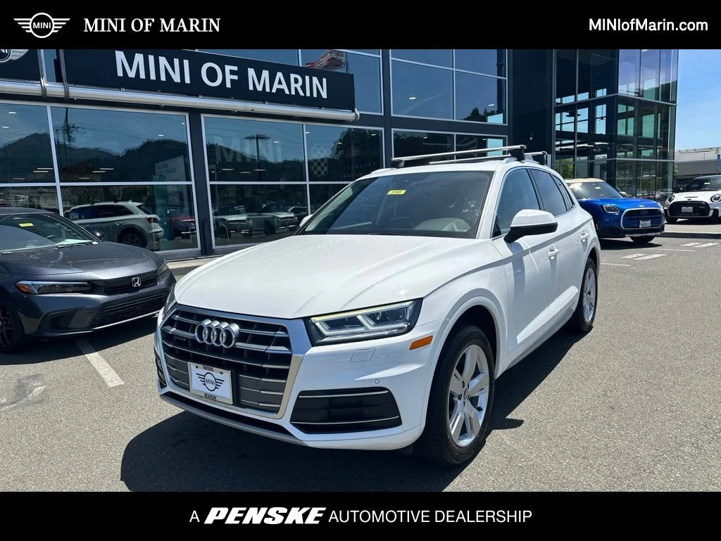 2019 Audi Q5 2.0T quattro S tronic Premium Plus's photo