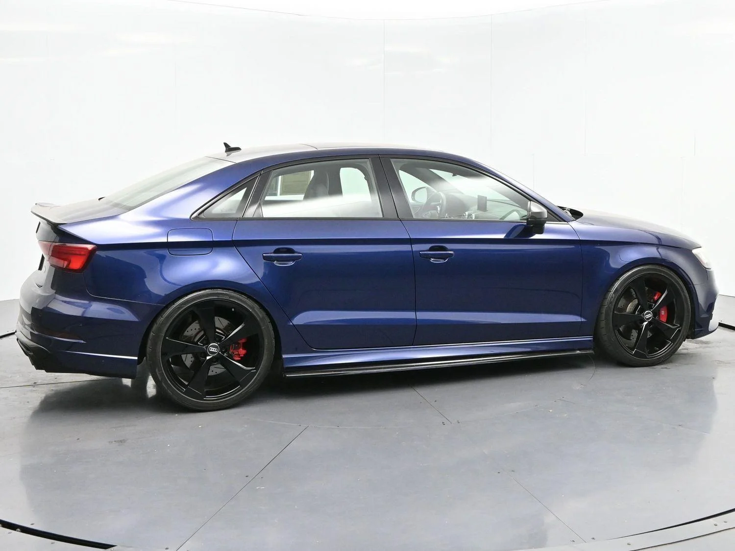 Used 2019 Navarra Blue Metallic Audi Premium Plus image 8