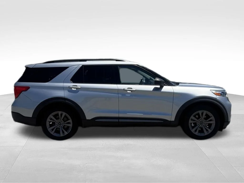 Used 2021 Silver Ford XLT image 23