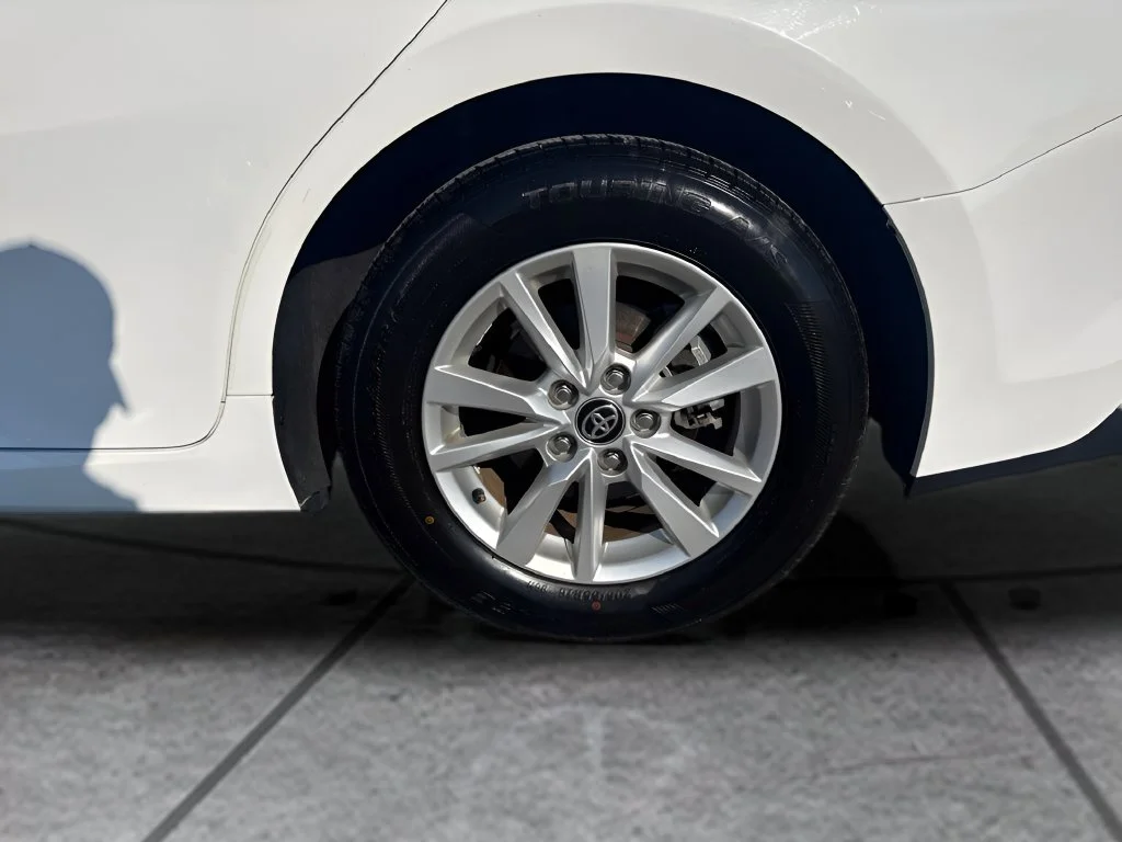 Used 2025 White Toyota LE image 30
