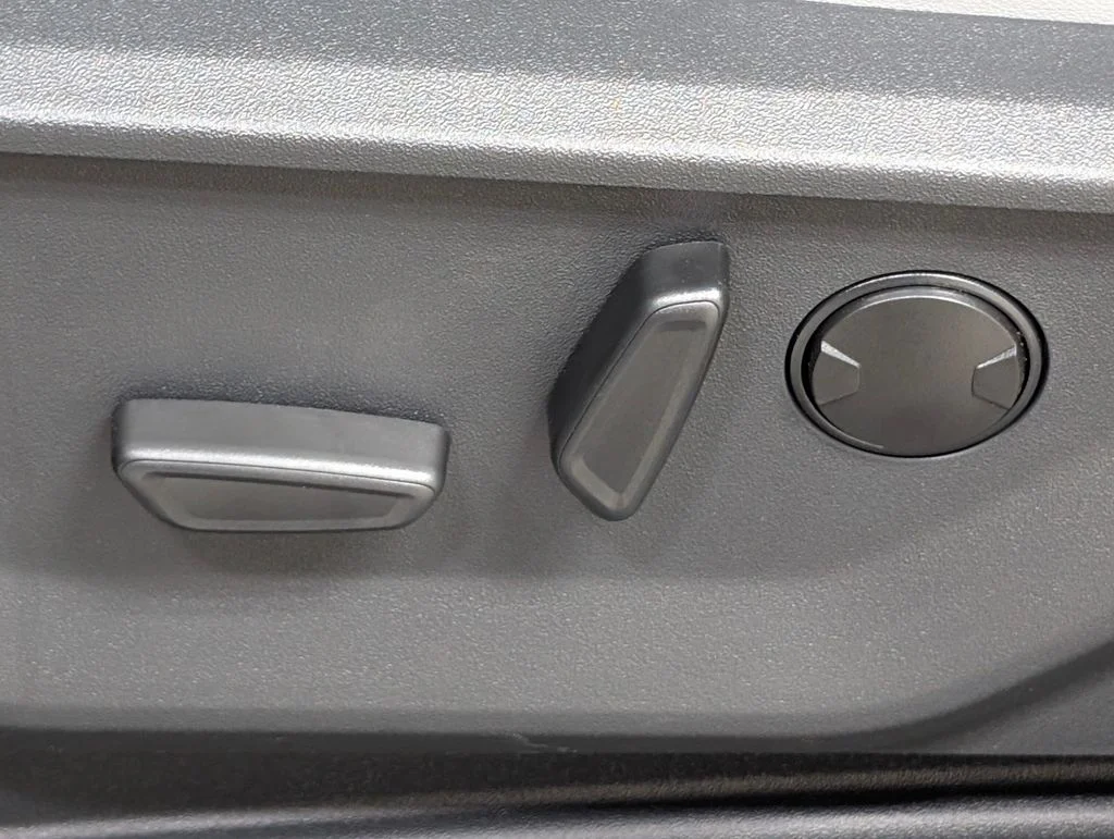 New 2027 Star White Metallic Tri-Coat Ford MAX Platinum image 14