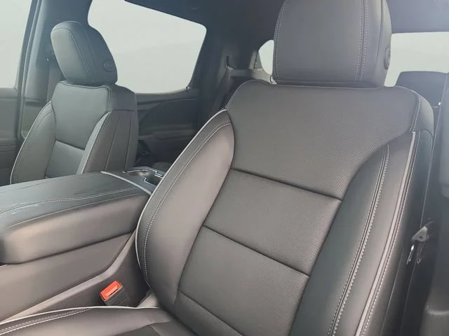 New 2026 Black Chevrolet LT - Extended Range image 19