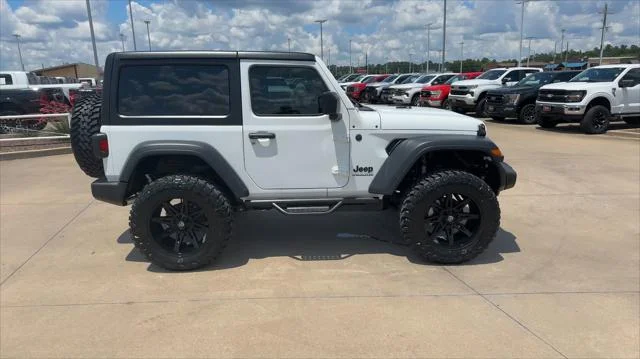 New 2026 Bright White Clear-Coat Exterior Paint Jeep Sport S image 2