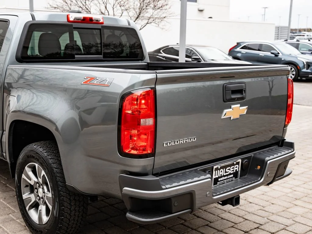 Used 2019 Satin Steel Metallic Chevrolet Z71 image 19