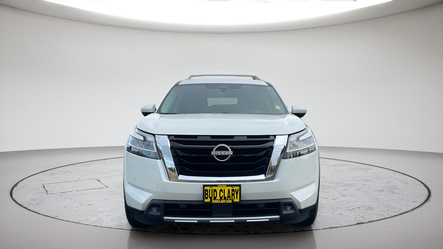 Used 2022 White Nissan SL image 8