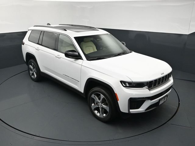 New 2026 Bright White Clear-Coat Exterior Paint Jeep Limited image 16