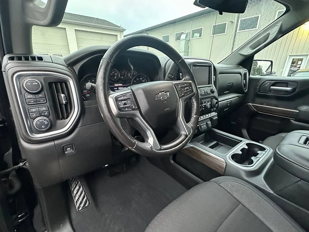 Used 2020 BLACK Chevrolet LT Trail Boss image 23