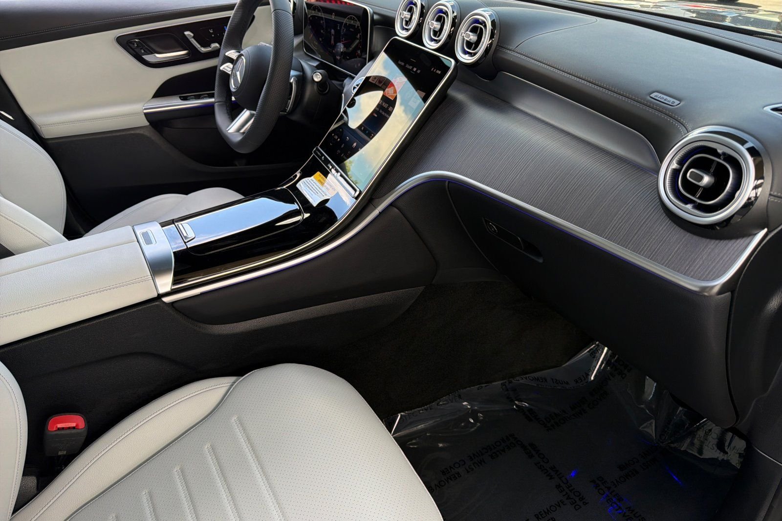 New 2026 Obsidian Black Metallic Mercedes-Benz GLC 300 image 17