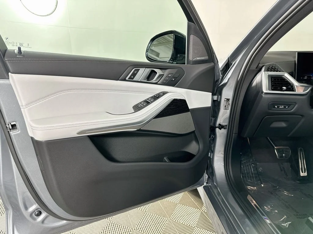 New 2026 Gray Metallic BMW xDrive40i image 22