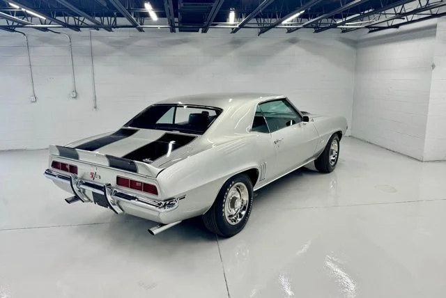 Used 1969 Silver Chevrolet Z28 image 5