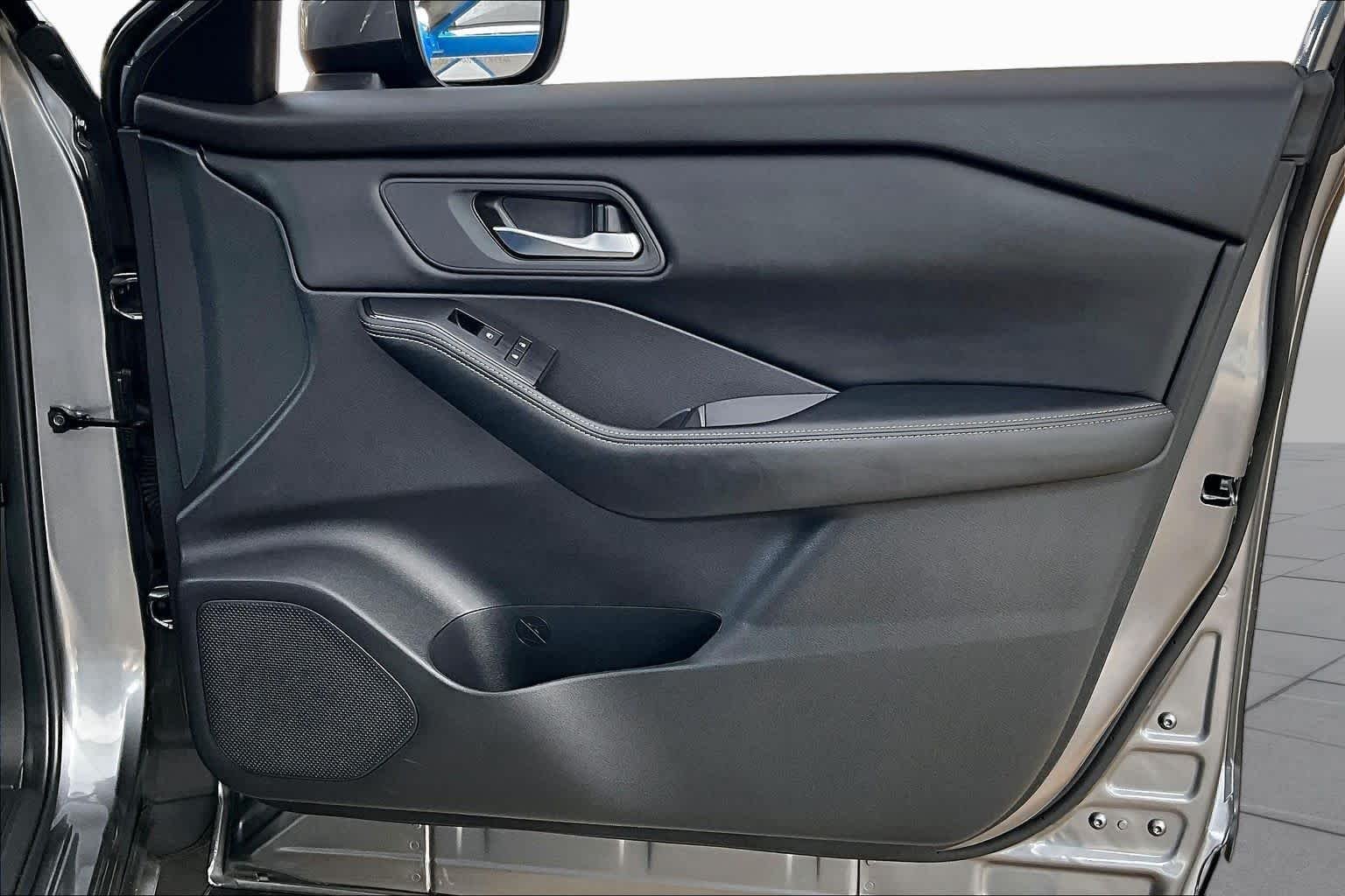 Used 2025 Gun Metallic Nissan SV image 23