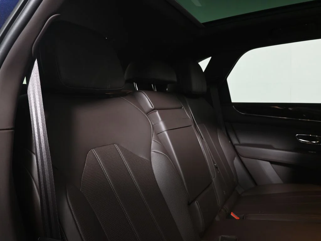 Used 2022 Blue Bentley S image 41