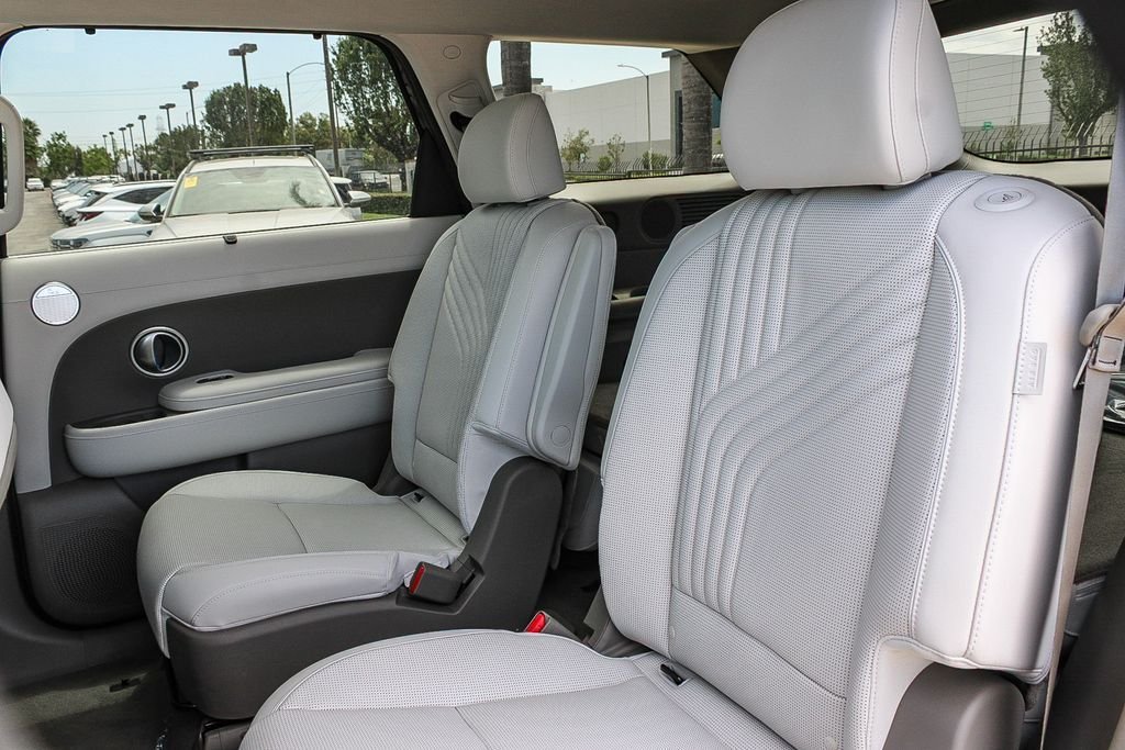 New 2026 Gray Hyundai SEL Premium image 19