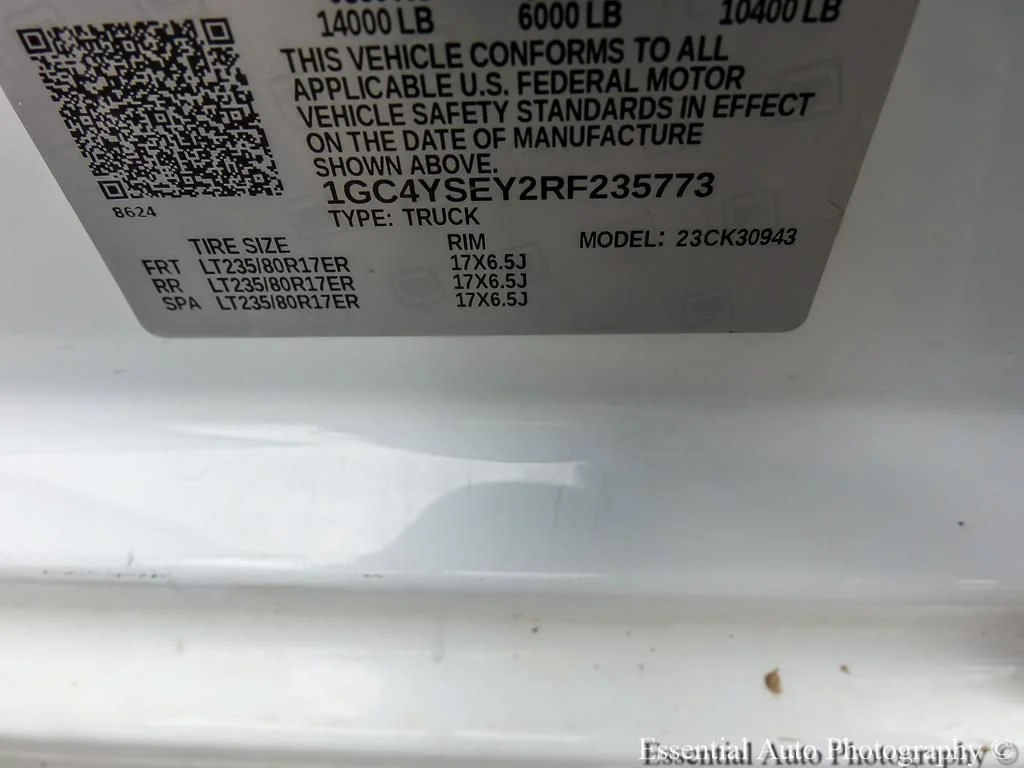 Used 2024 Summit White Chevrolet WT DRW image 27