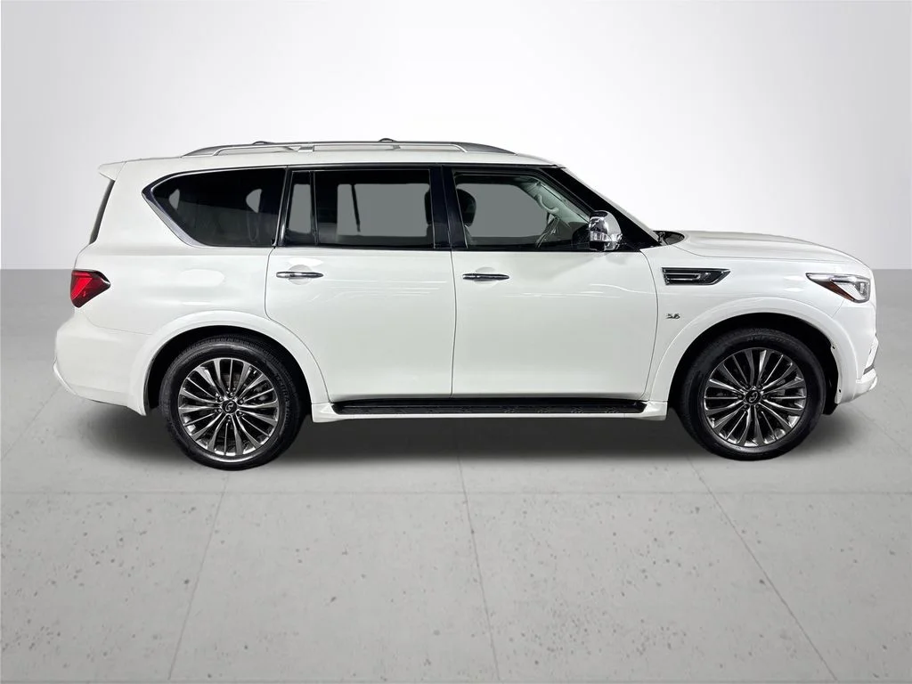 Used 2019 White INFINITI LUXE image 5