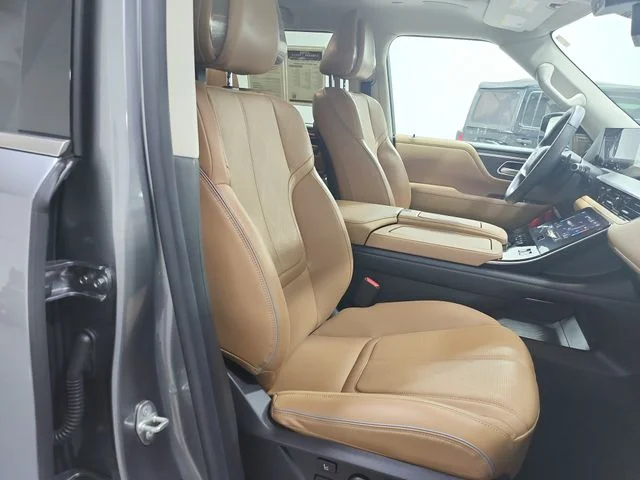 Used 2025  INFINITI SENSORY image 39