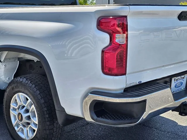 Used 2022 White Chevrolet LT image 14