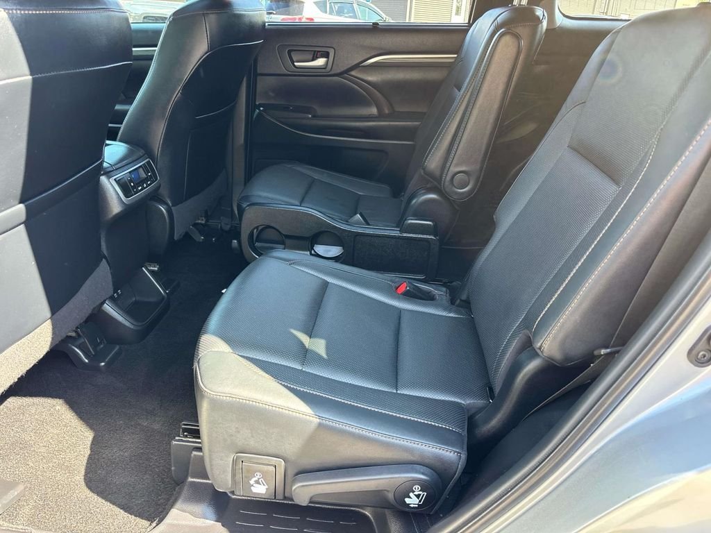 Used 2019 Silver Toyota Limited image 9