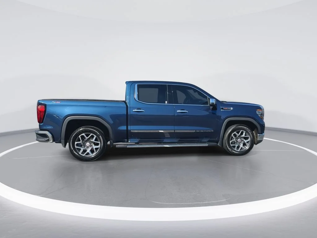 Used 2022 Blue GMC SLT image 9