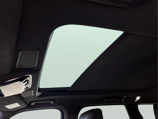 Used 2021 Black Land Rover HSE Silver Edition image 18