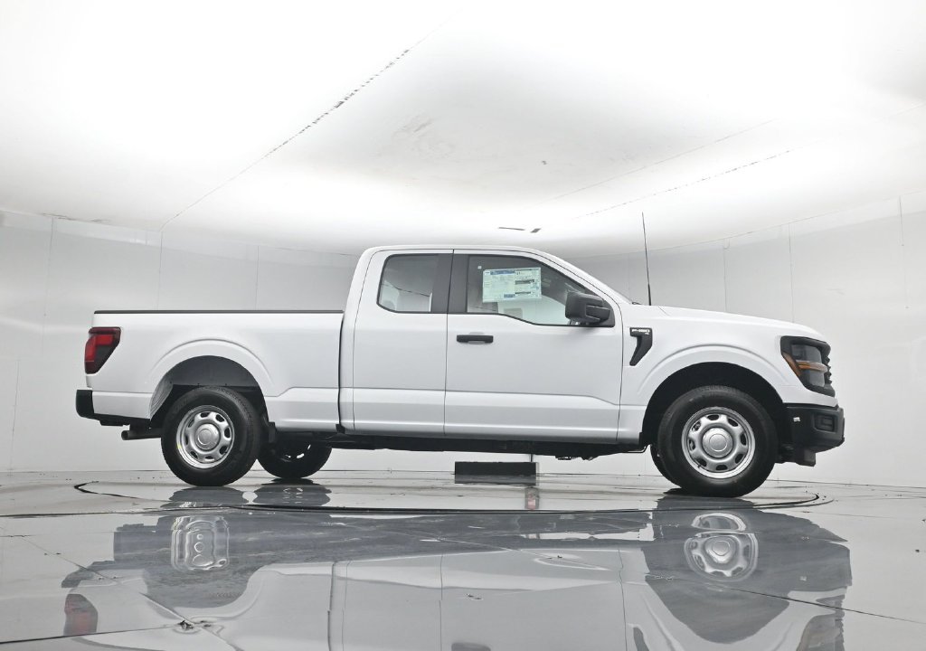 New 2026 Oxford White Ford XL image 46