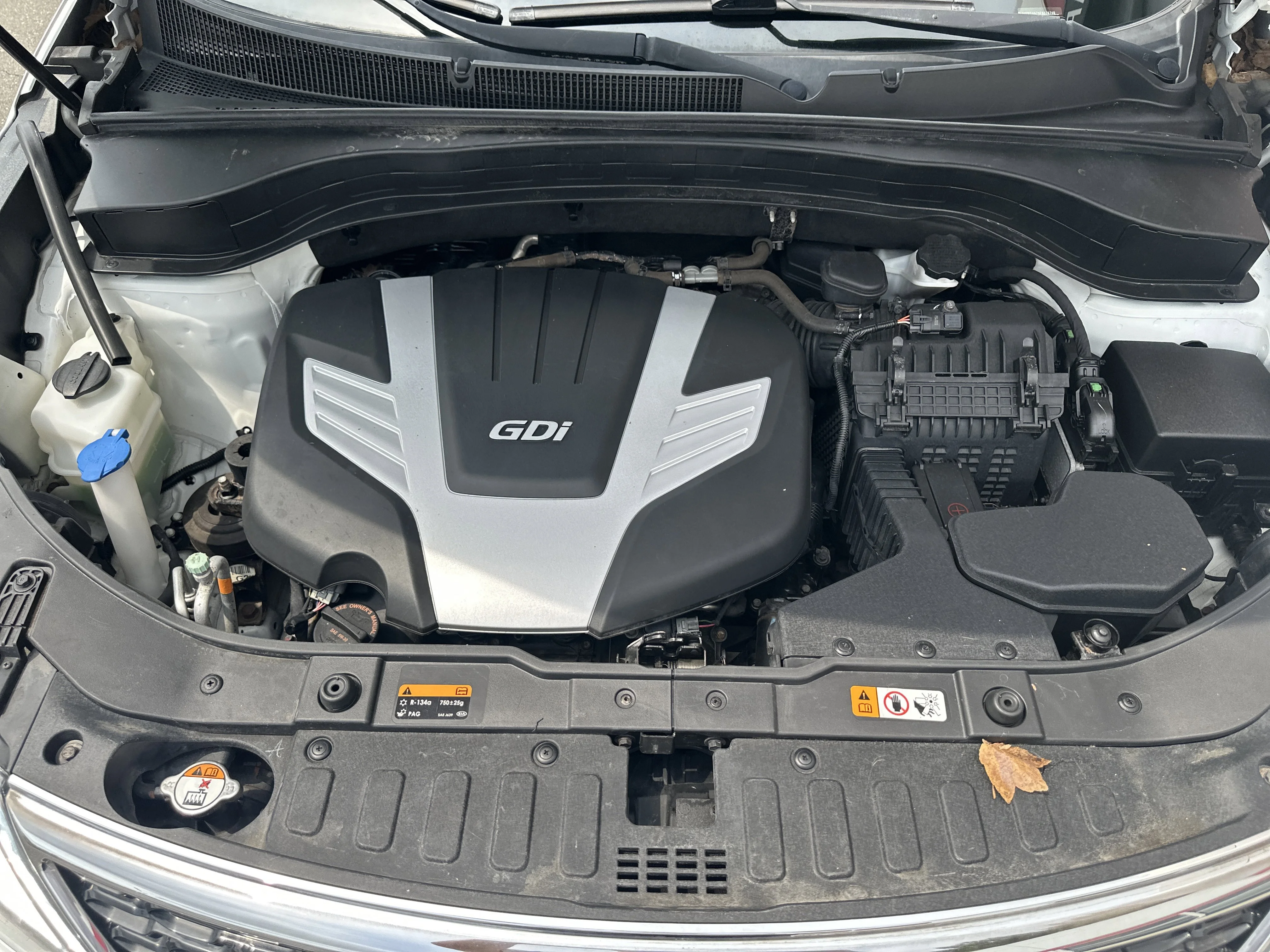Used 2015 Snow White Pearl Kia LX image 36