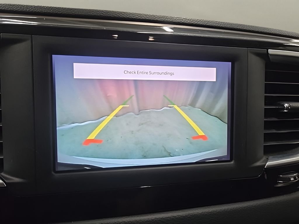 Used 2022 White Chrysler LX image 31