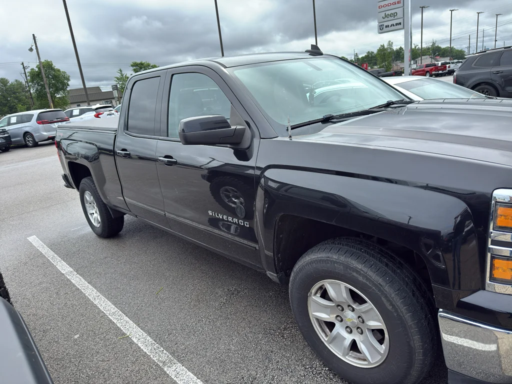 Used 2015 Black Chevrolet LT image 5