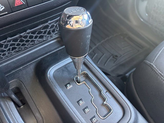 Used 2015 Anvil Clearcoat Jeep Sport image 32