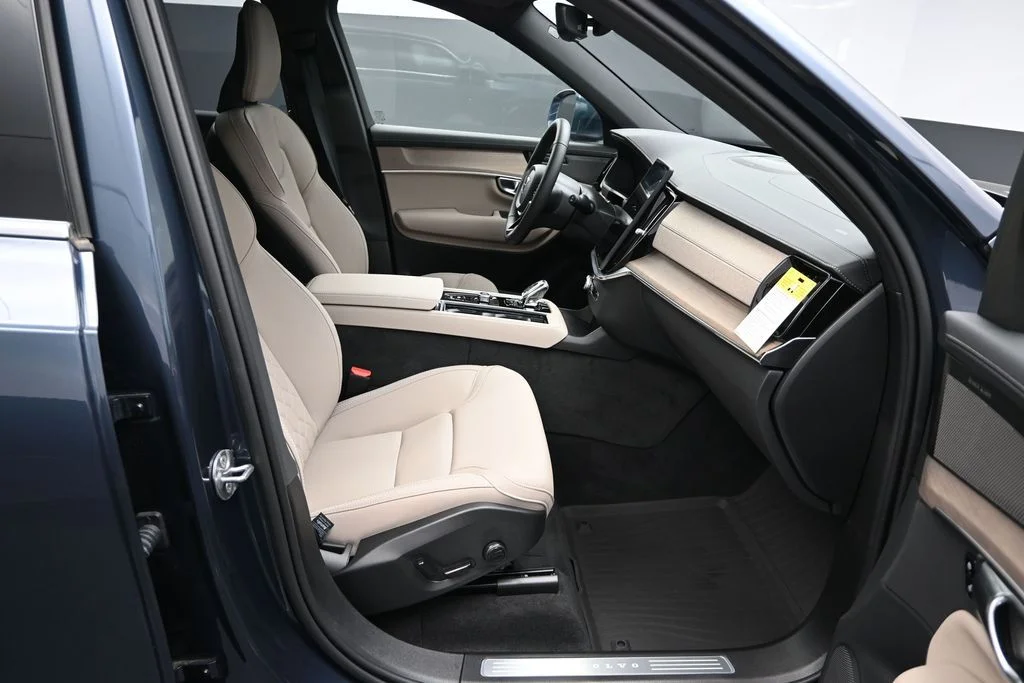 New 2026 Denim Blue Volvo T8 Plus image 22