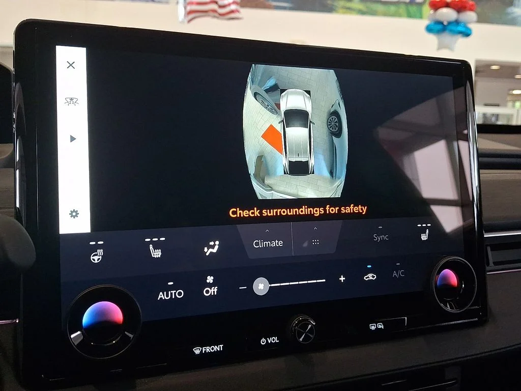 2026 Toyota C-HR XSE - Photo 15